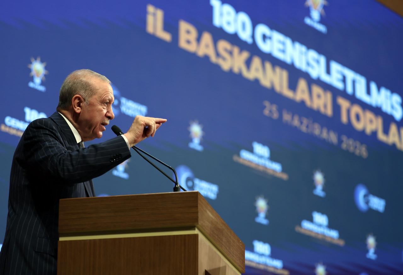 Cumhurbaşkanı ve AK Parti Genel Başkanı Recep Tayyip Erdoğan, AK Parti Konferans Salonu'nda düzenlenen partisinin Genişletilmiş İl Başkanları Toplantısı'na katıldı.