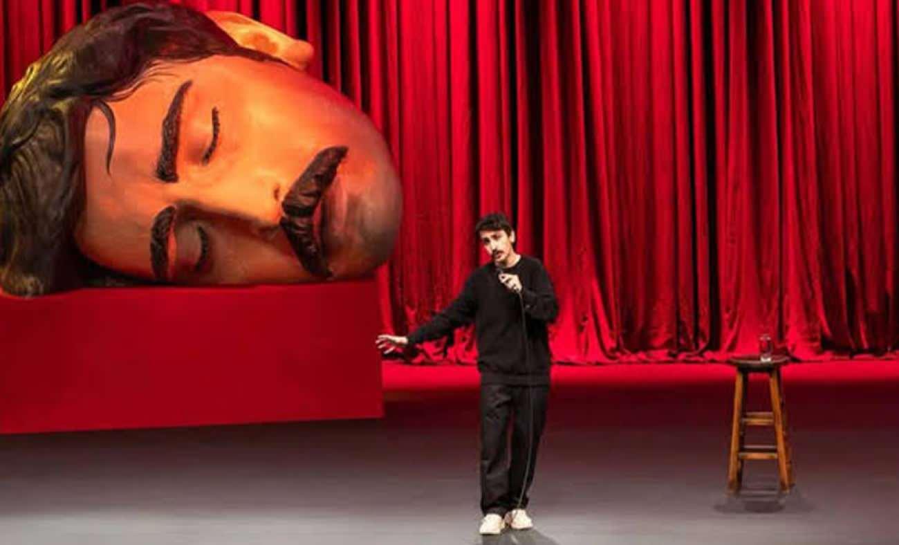Komedyen Deniz G&ouml;ktaş  Kur'an-ı Kerim ile alay etti! Sosyal medya ayağa kalktı 