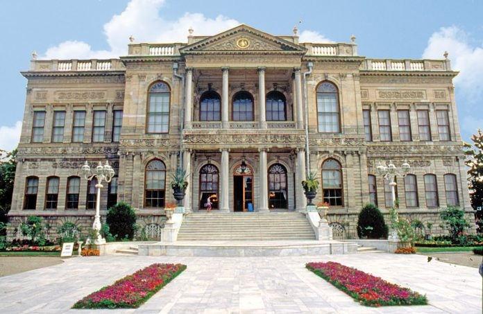 Dolmabahçe Sarayı