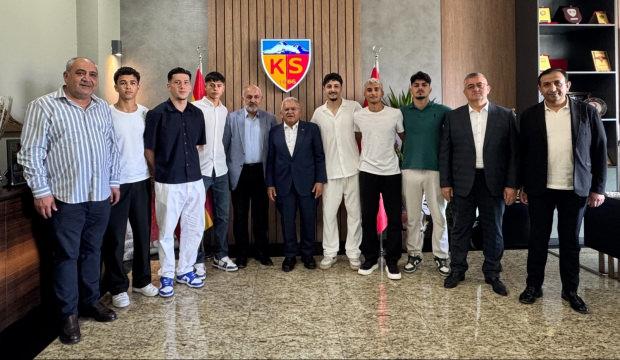 S&uuml;per Lig'e veda etmişlerdi! Kadroya 6 oyunculuk takviye yaptılar