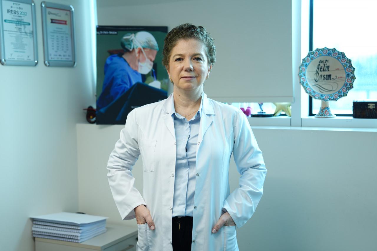 Medipol Mega Üniversite Hastanesi Meme Cerrahisi Uzmanı Doç. Dr. Pelin Basım