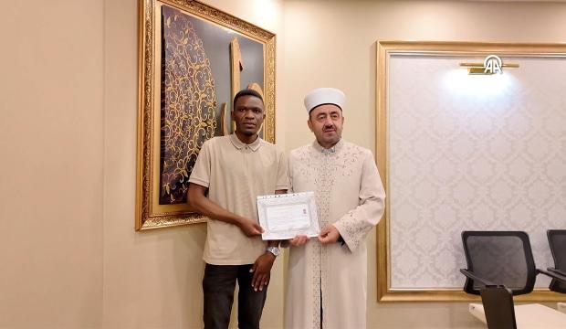 Zambiyalı Dominic Singoma, &uuml;niversite eğitimi i&ccedil;in geldiği Kayseri'de M&uuml;sl&uuml;man oldu