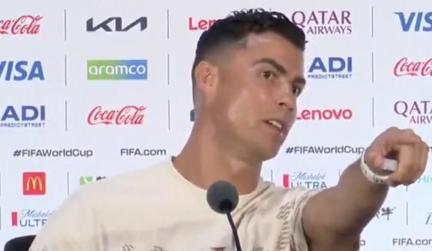 Ronaldo'dan gazetecilere fır&ccedil;a! Gelen soru sonrası &ccedil;ılgına d&ouml;nd&uuml;