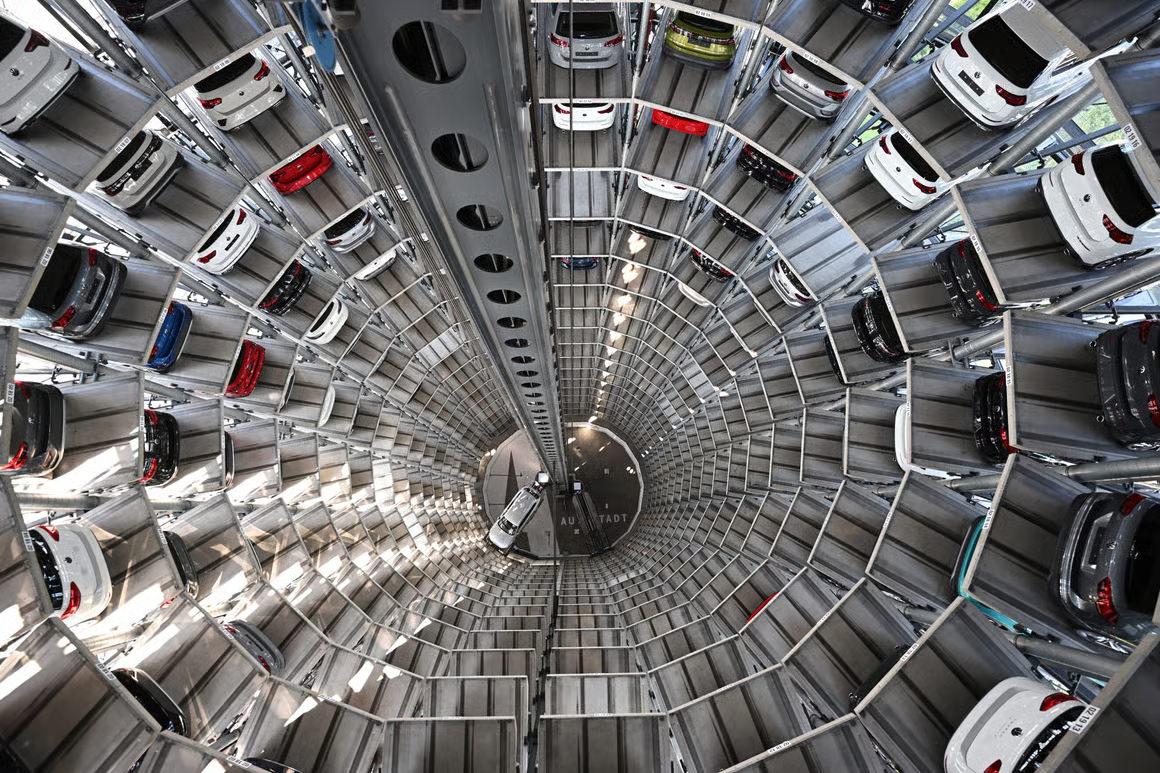 Volkswagen amblemi ve üretim tesisleri