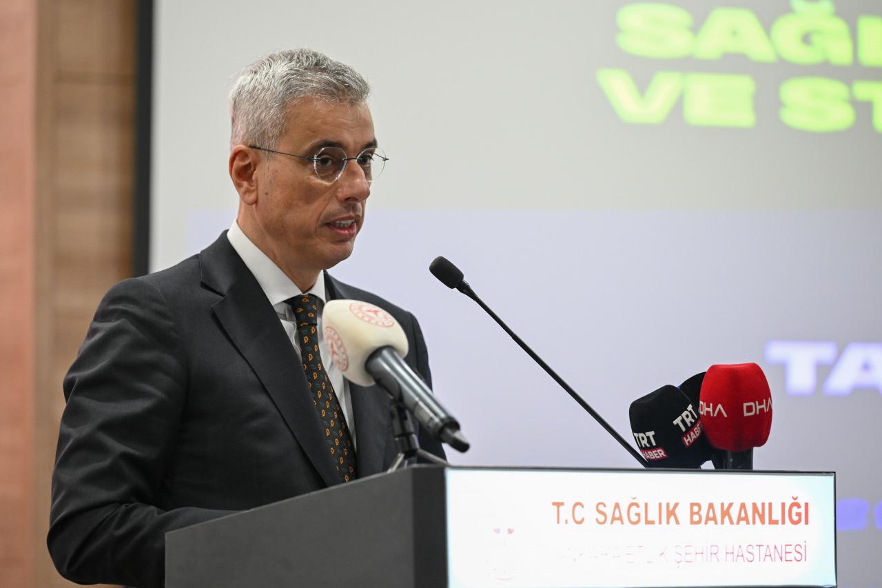 Sağlık Bakanı Kemal Memişoğlu