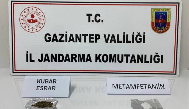 Gaziantep&rsquo;te jandarmadan 3 il&ccedil;ede eş zamanlı darbe!