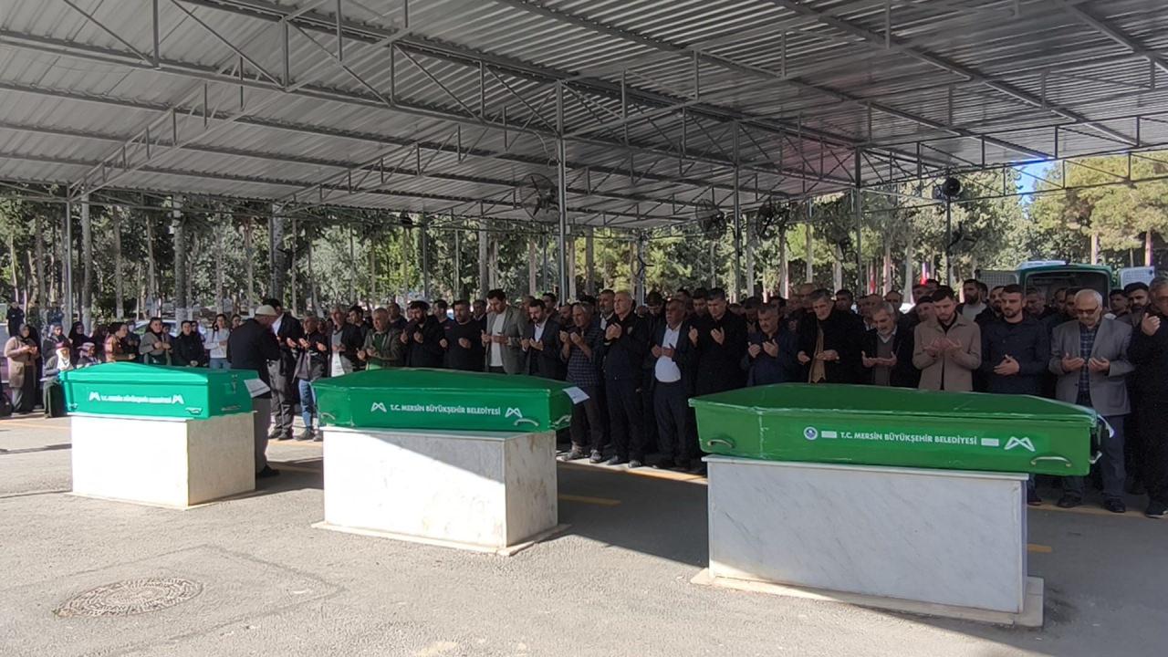 Mersin'de cip ile çarparak ikiz kardeşler Kübra ve Büşra Güney ile 2 kuzeninin cenazeleri birlikte toprağa verilmişti.