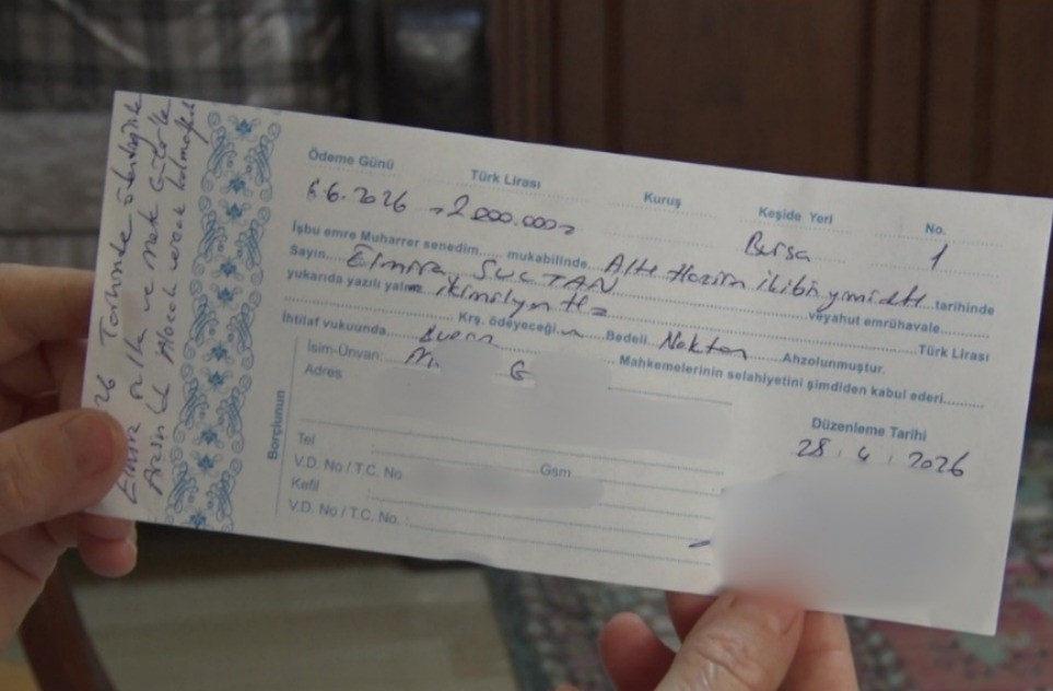 İş yerinin çaycısını dolandıran müdür yurt dışına kaçtı.