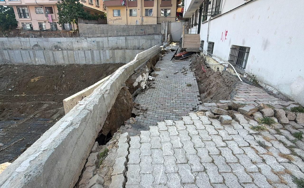 üçükçekmece'de giriş katında çökme meydana gelen 5 katlı bina tahliye edildi.