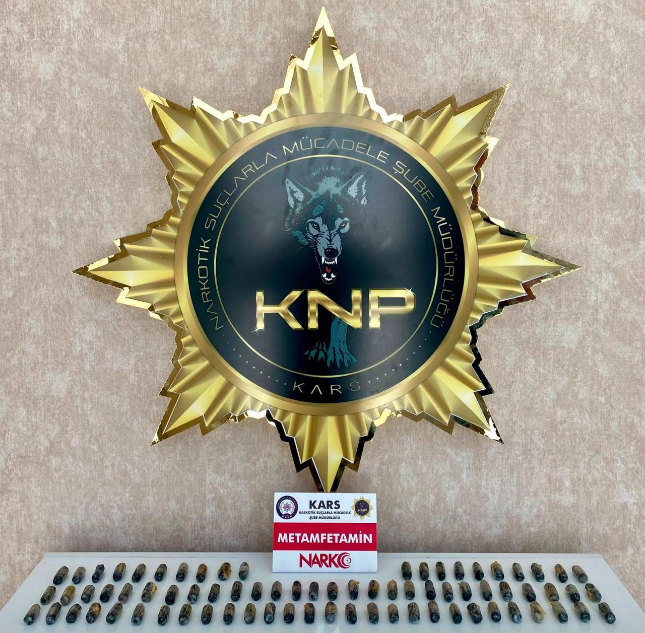 76 kapsül halinde toplam 571,91 gram metamfetamin ele geçirildi.