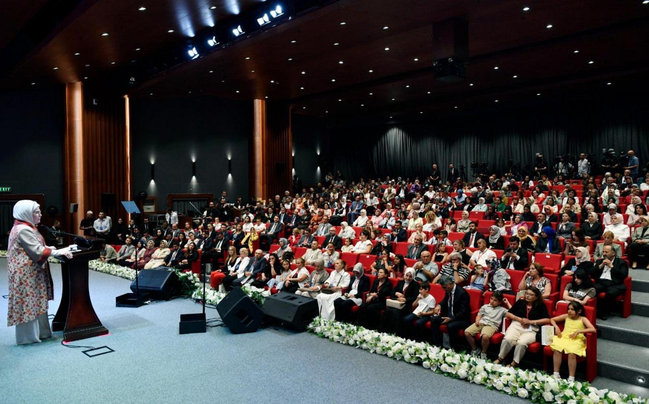 Bakan Göktaş açıkladı: On bir bini aşkın çocuk koruyucu aile şefkatiyle büyüyor