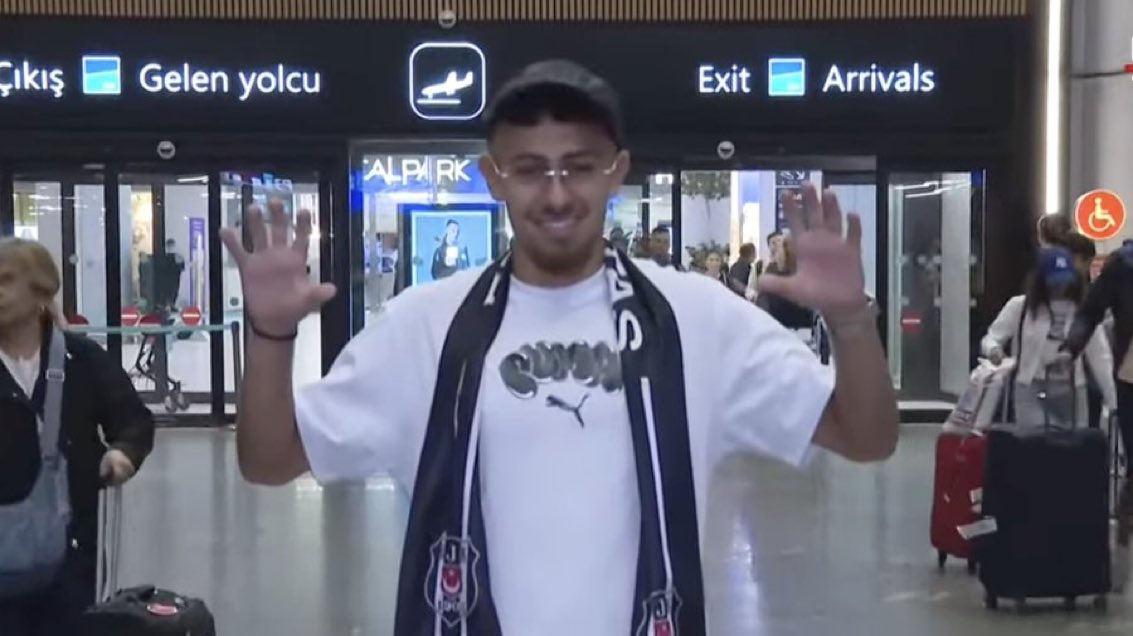 Beşiktaş'ın yeni transferi İlhan Fakılı İstanbul'a gelirken