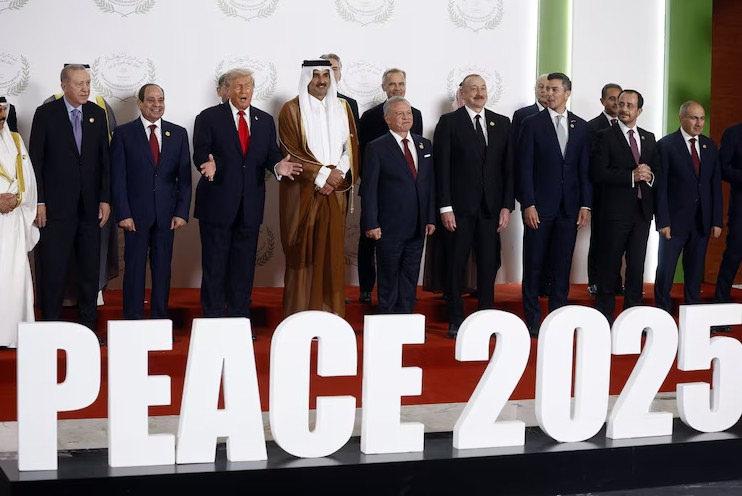 Mısır'ın Şarm el-Şeyh kentinde düzenlenen Orta Doğu'da Barış Zirvesi, 31 ülkenin devlet başkanı seviyesinde katılımıyla 13 Ekim 2025'de gerçekleşti.