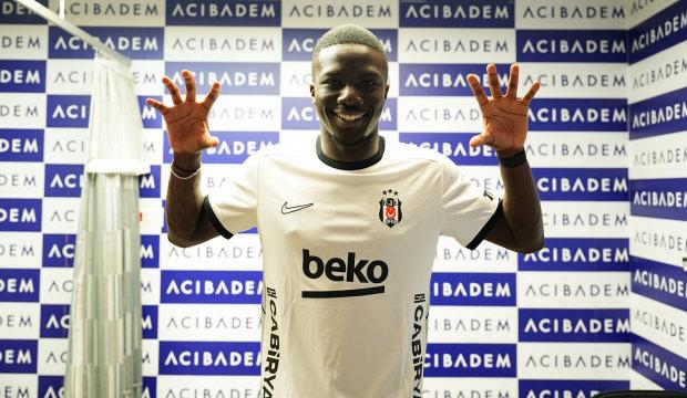 Beşiktaş'ın yeni transferi sağlık kontrol&uuml;nden ge&ccedil;ti