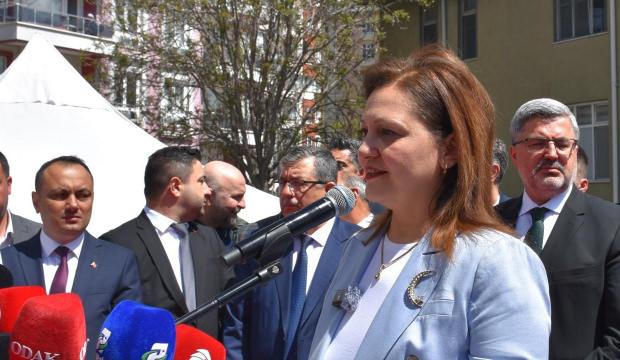 Burcu K&ouml;ksal'dan CHP'ye sert eleştiri: Erdoğan ve &Ouml;zel arasında kıyas olmaz
