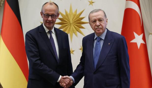 Cumhurbaşkanı Erdoğan, Almanya Şans&ouml;lyesi Merz ile g&ouml;r&uuml;şt&uuml;