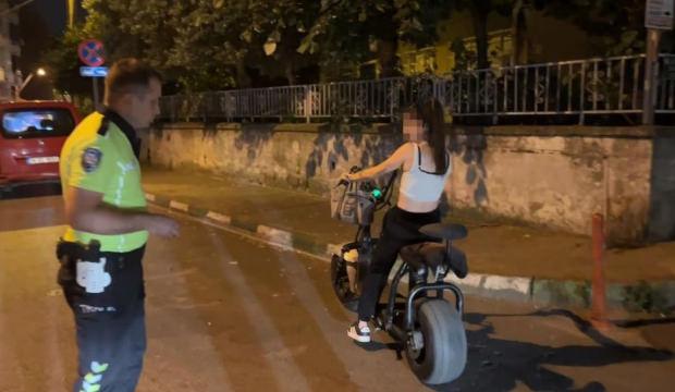Elektrikli bisiklet s&uuml;r&uuml;c&uuml;s&uuml; alkoll&uuml; &ccedil;ıktı, 50 bin TL ceza kesildi