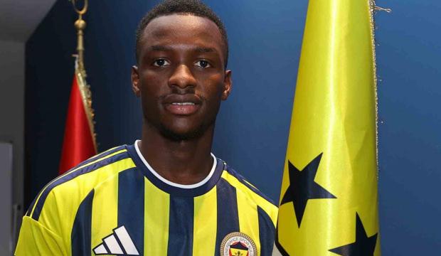 Fenerbah&ccedil;e'den a&ccedil;ıklama: Yeni transfer Avusturya kampında yok