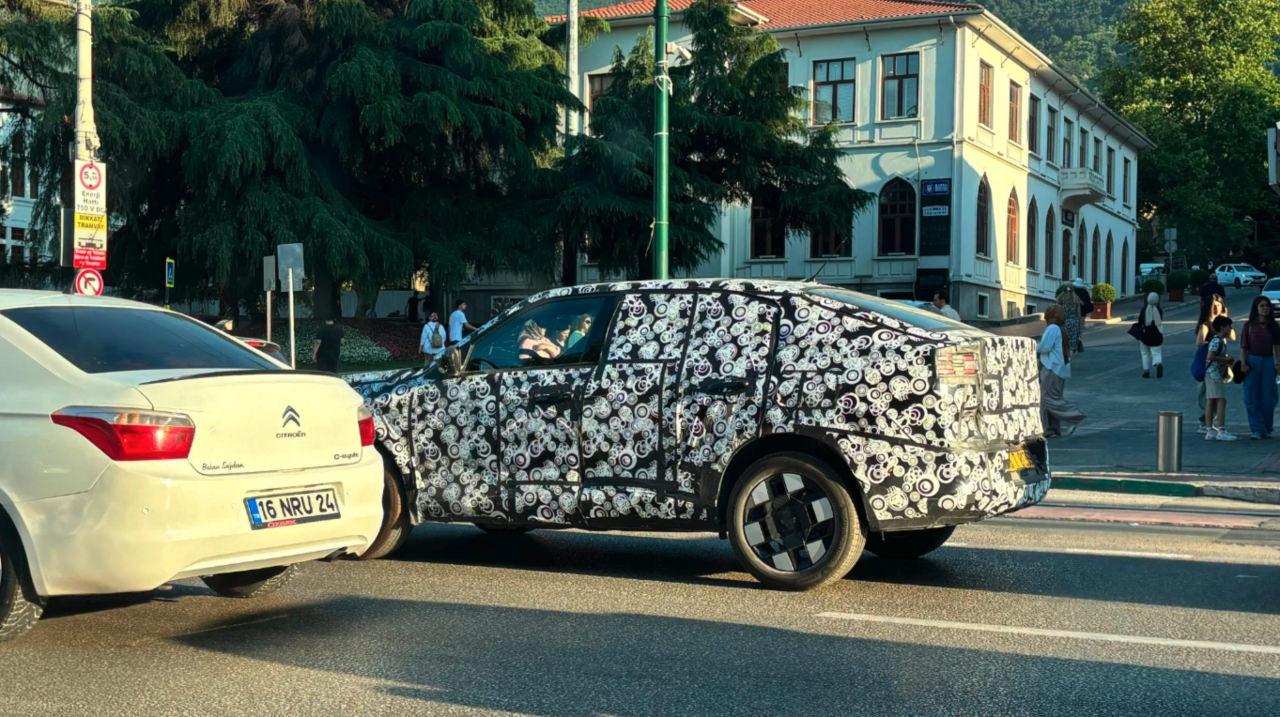 Türkiye’de görüntülenen prototip aracın, Fiat Grizzly olduğu değerlendiriliyor.