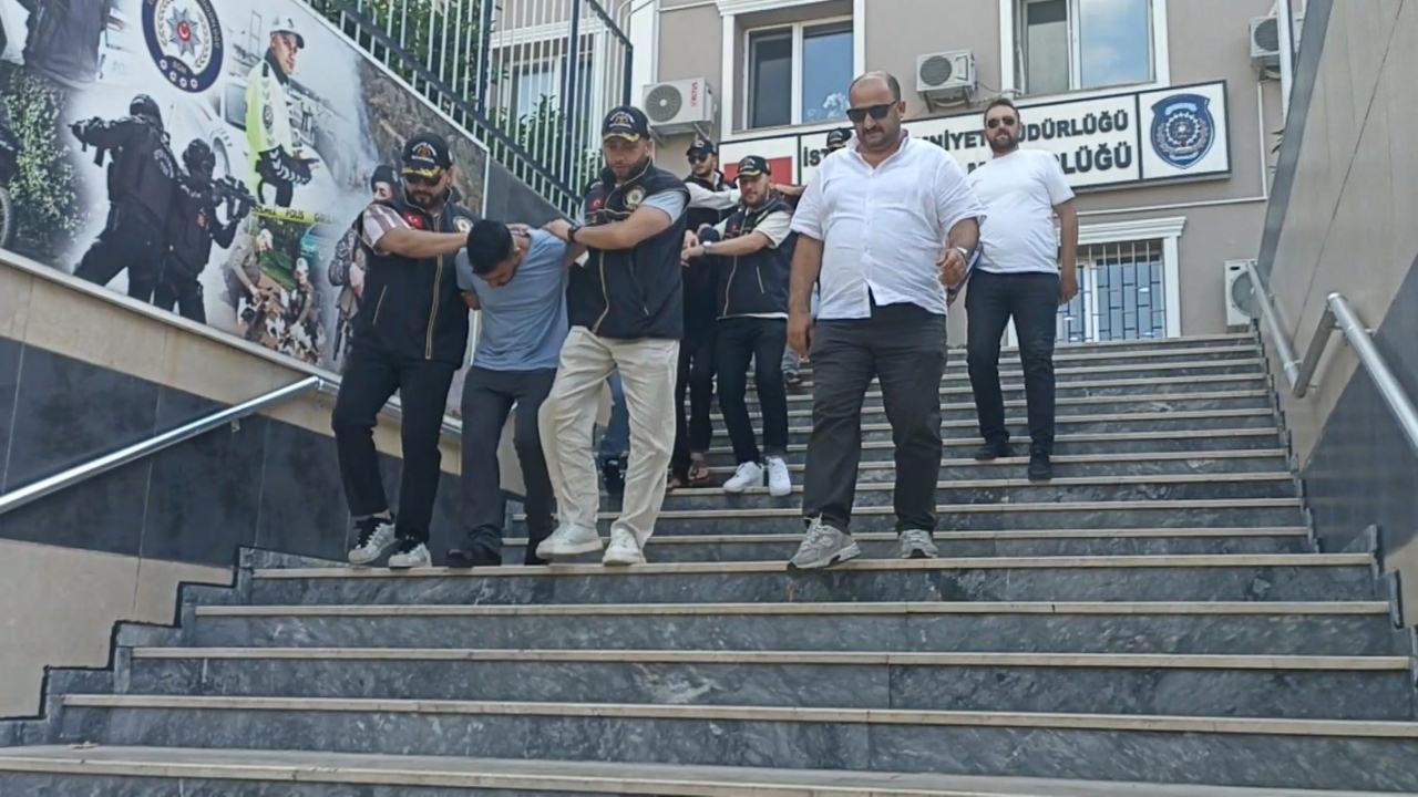 Dolandırıcılara bin 758 Cumhuriyet altınını kaptırdı; şüpheliler adliyeye sevk edildi.