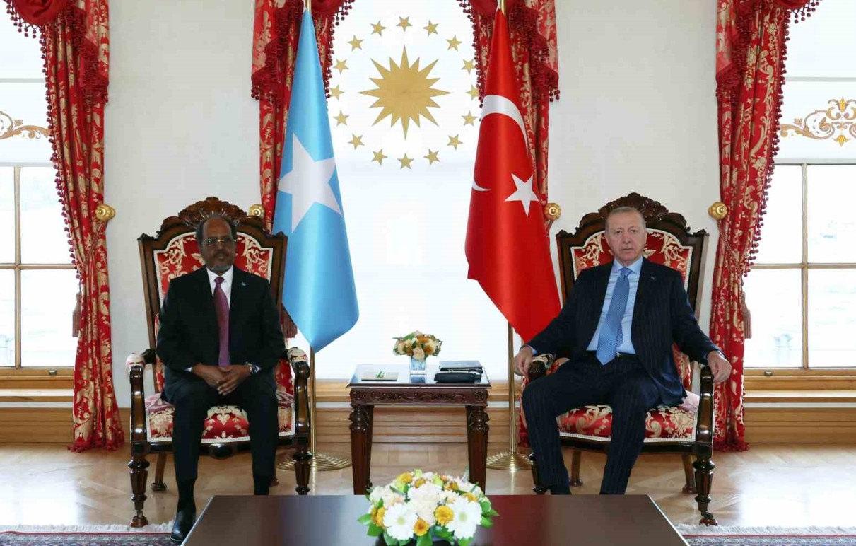 Cumhurbaşkanı Recep Tayyip Erdoğan ile Somali Cumhurbaşkanı Hasan Şeyh Mahmud, 30 Aralık 2025 tarihinde Dolmabahçe Çalışma Ofisi’nde bir araya geldi.
