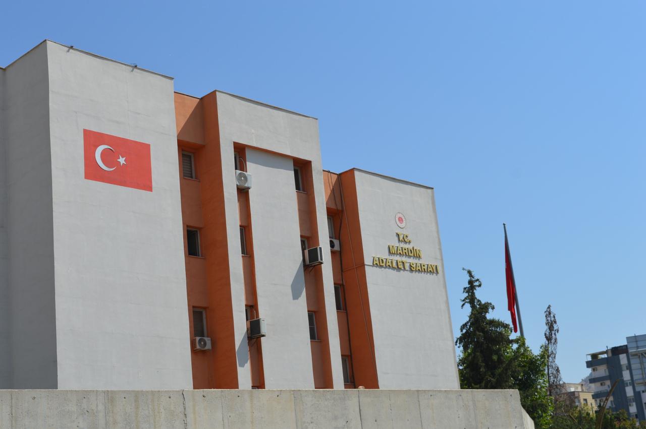 Hapis cezasına çarptırıldılar.