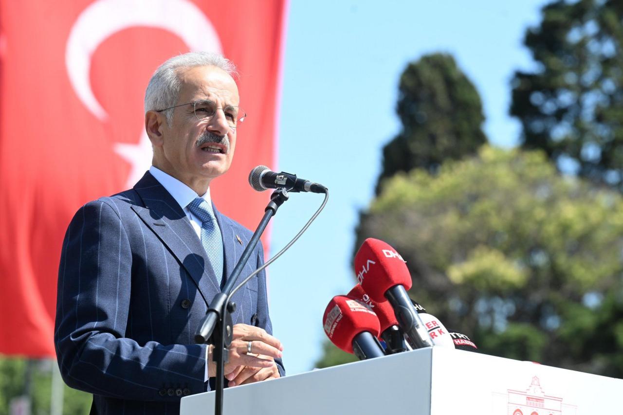 Ulaştırma ve Altyapı Bakanı Abdulkadir Uraloğlu