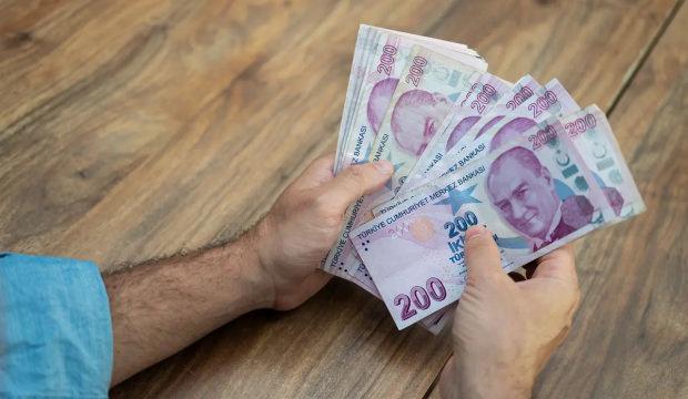Milyonlarca emekliyi ilgilendiriyor! En d&uuml;ş&uuml;k emekli maaşı belli oldu