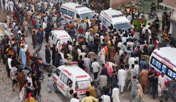 Pakistan'da katliam gibi olay: &Ccedil;ok sayıda &ouml;l&uuml; ve yaralı var