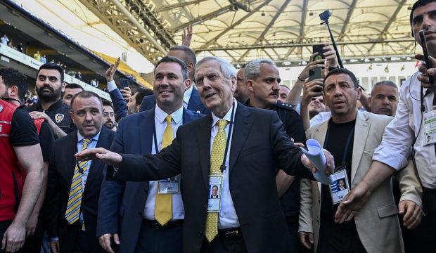 İsmail Kartal transferi onayladı! Fenerbah&ccedil;e, Galatasaray'ın listesindeki ismi istiyor