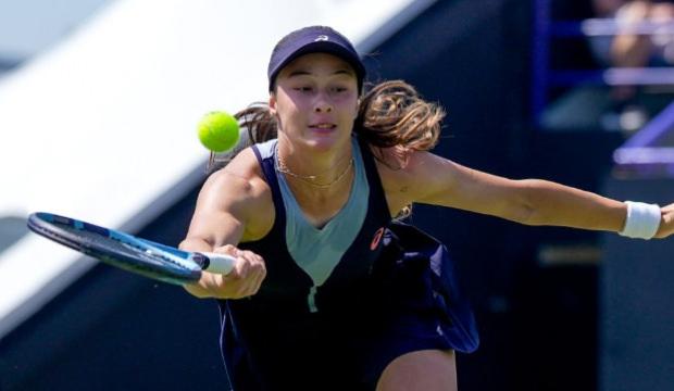 Zeynep S&ouml;nmez Wimbledon'da ABD'li rakibini devirerek 2. tura y&uuml;kseldi
