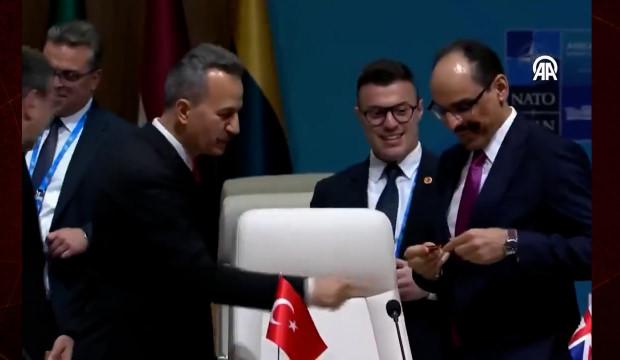 MİT Başkanı Kalın NATO Zirvesi'nde Cumhurbaşkanı Erdoğan'ın kalemini inceledi