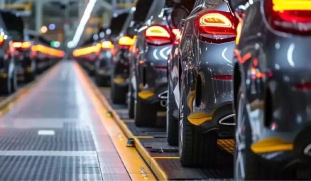 K&uuml;resel otomotiv dengeleri değişiyor: &Ccedil;in d&uuml;nya satışlarının %37&rsquo;sine ulaştı