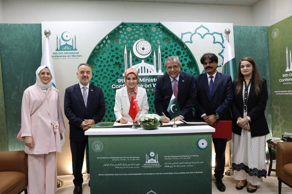 Aile ve Sosyal Hizmetler Bakanı Mahinur Özdemir Göktaş’ın İslamabad temasları kapsamında Pakistan İnsan Hakları Bakanı Azam Nazeer Tarar ile gerçekleştirdiği görüşmede, aile, sosyal hizmetler ve sosyal güvenlik alanlarında iş birliğini geliştirmek amacıyla Mutabakat Zaptı imzalandı.
