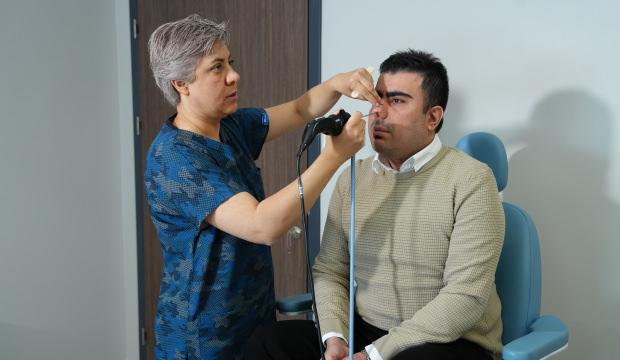 Boğazına yerleşen t&uuml;m&ouml;r nefesini kesmişti: İki ameliyatla hayata d&ouml;nd&uuml;