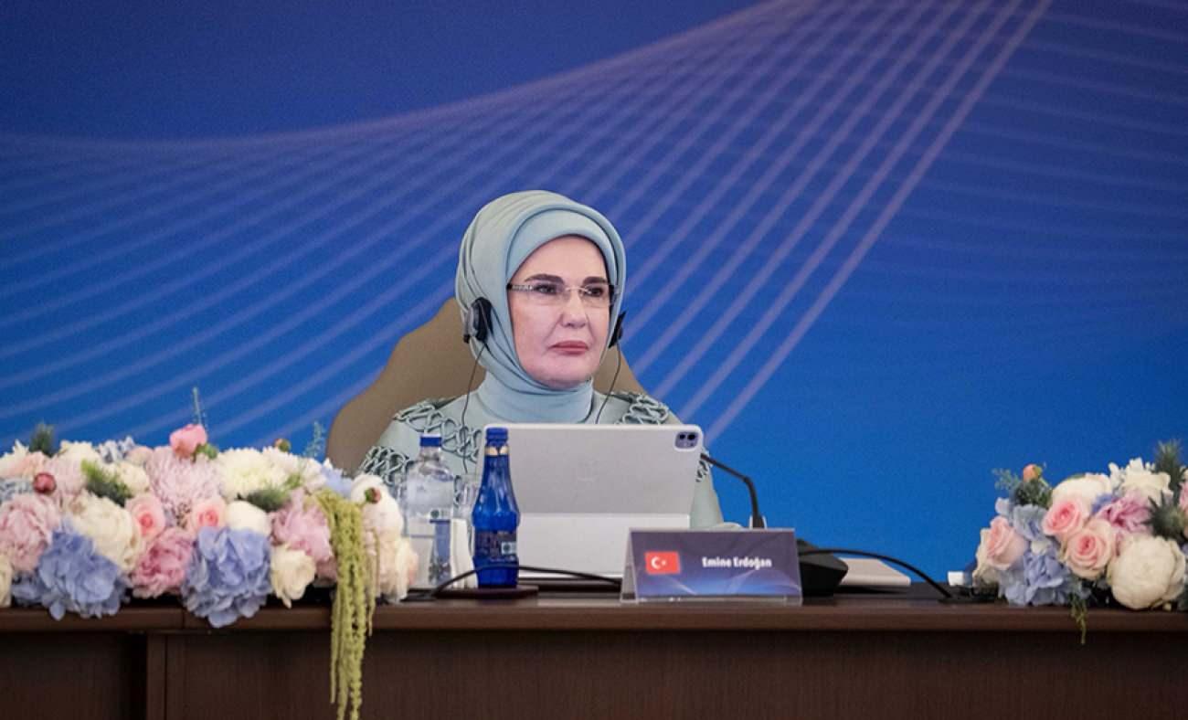 Emine Erdoğan'dan NATO Zirvesi'nde &ccedil;ocukların dijital g&uuml;venliği &ccedil;ağrısı