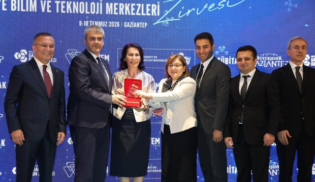 Gaziantep'te bilim r&uuml;zgarı esti! 42 bilim merkezi, 81 il, tek hedef...