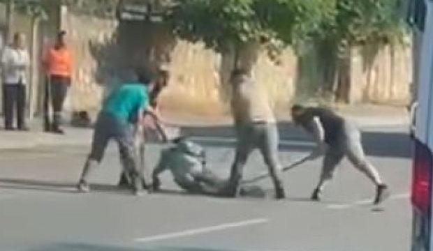 Gebze'de trafikte dehşet: 4 kişi, 1 kişiyi ara&ccedil;tan indirip sopalarla &ouml;ld&uuml;resiye d&ouml;vd&uuml;