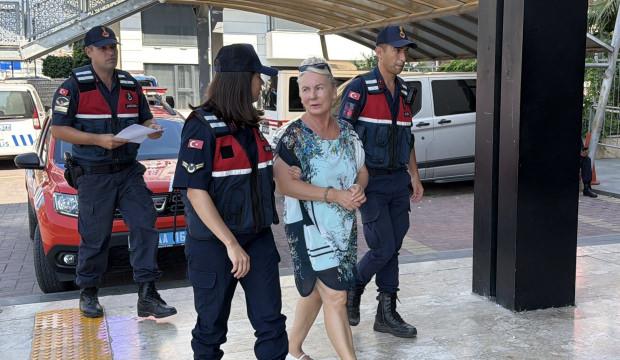 Haşema giyen 13 yaşındaki &ccedil;ocuğa havuz engeli iddiası: Site y&ouml;neticisi hakkında gelişme