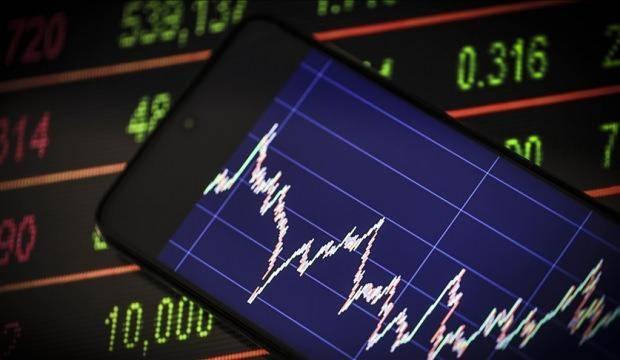 K&uuml;resel piyasalarda risk yeniden y&uuml;kseldi! Teknoloji hisseleri baskıda