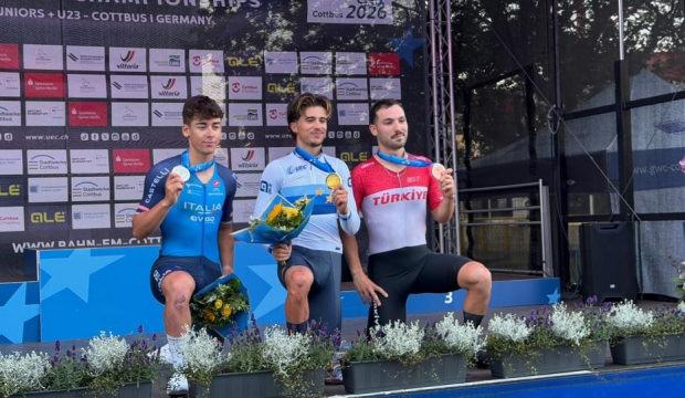 Milli sporcudan tarihi başarı! T&uuml;rkiye'nin ilk madalyasını aldı
