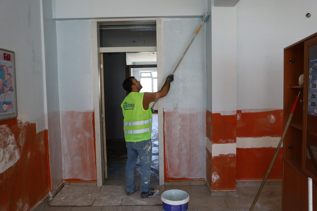 Eğitim yuvaları Büyükşehir'le yenileniyor.