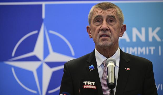NATO yemeğinde g&uuml;ndem savunma değil futbol ve Haaland oldu