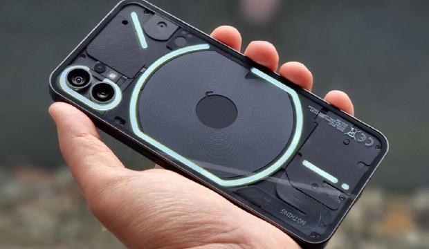 Sevilen telefon tarihe karışıyor! Dev marka fişini &ccedil;ekti