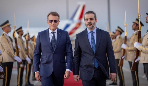 Son dakika: Şam'da Macron'un kaldığı otelin yakınında patlamalar! &Ccedil;ok sayıda yaralı var...