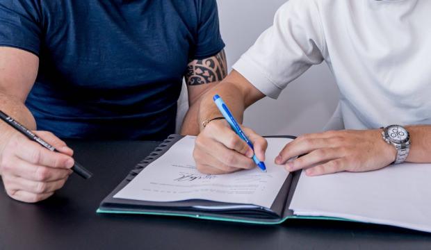 S&uuml;per Lig'e yıldız yağdı! Resmi imzalar atıldı