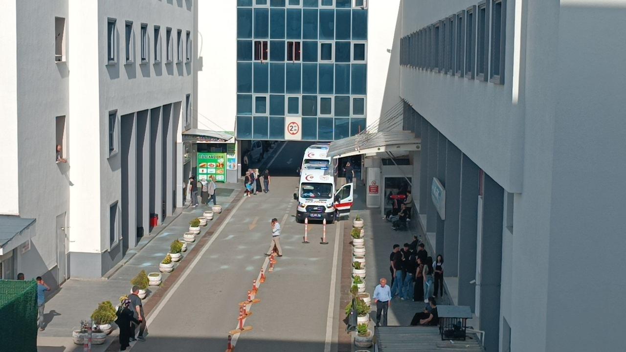 Sokakta yürürken silahlı saldırıya uğrayan kişi öldü.