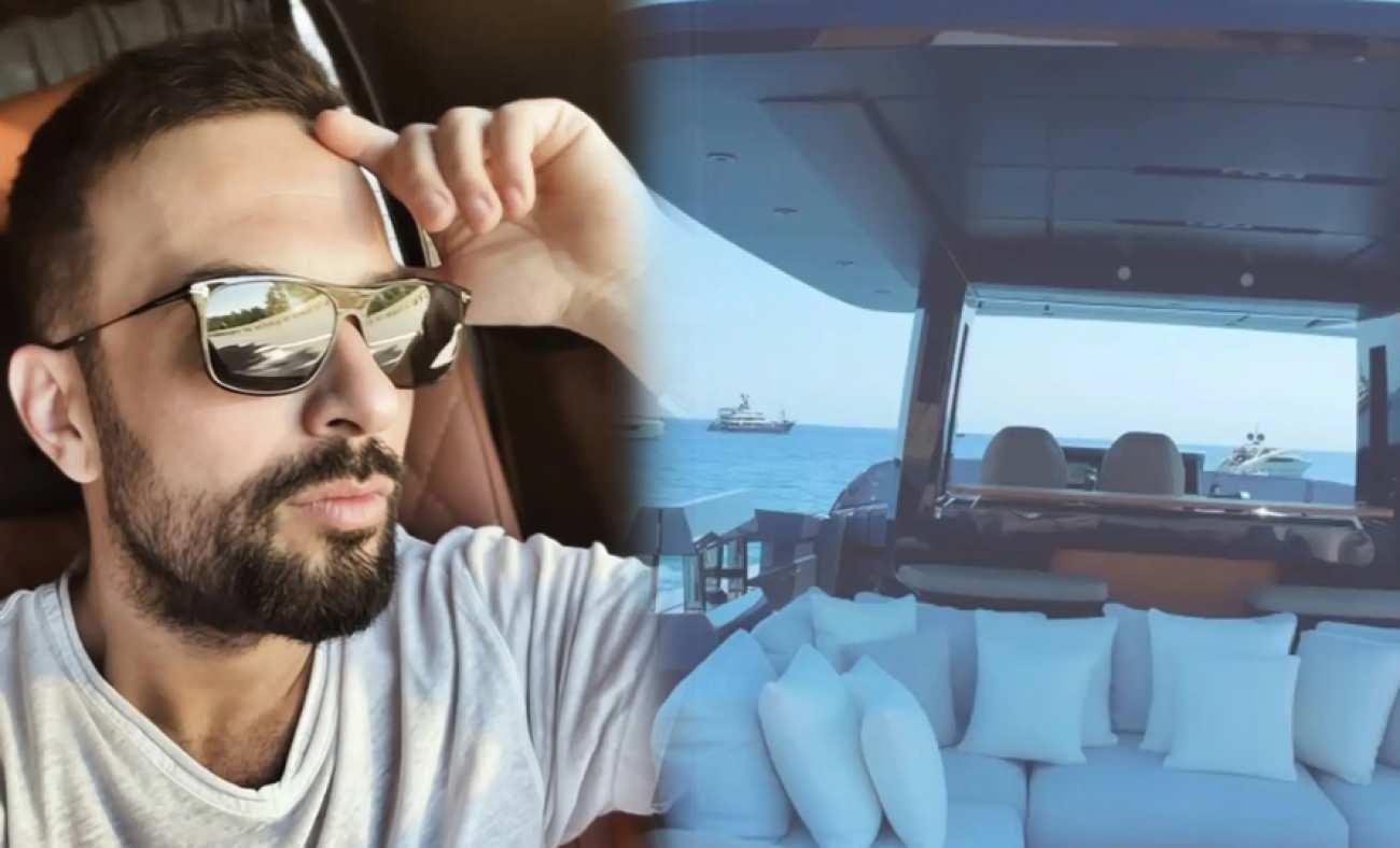 Tatilin keyfini l&uuml;ks teknesiyle Ibıza'da aldı! Megastar Tarkan'ın yeni imajına ise beğeni yağdı