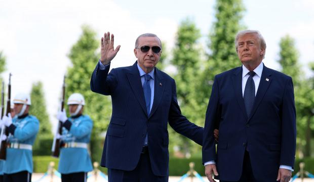 Trump&rsquo;la samimi diyaloğu d&uuml;nya basınını şaşırttı: Erdoğan d&uuml;nyada tek