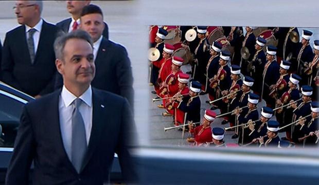 Yunan medyası neye uğradığını şaşırdı! İşte komşuyu tutuşturan o g&ouml;r&uuml;nt&uuml;ler